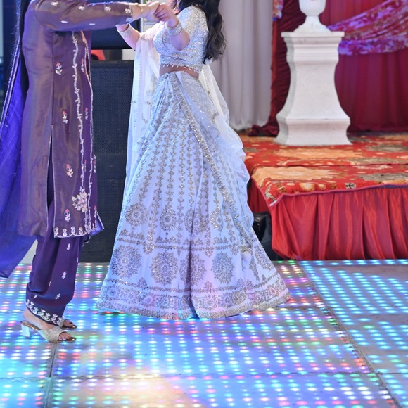 Indian Lengha outfit for sale!! My Engagement outfit!! - Picture 6 of 8